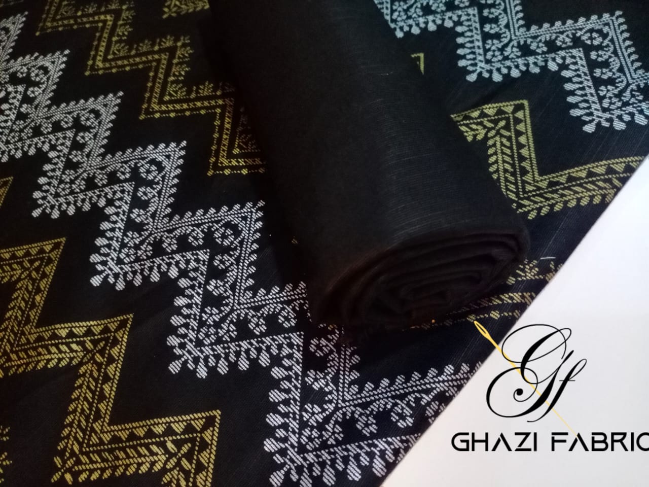 Ghazi Fabric – Khaddar-e-Khaas – KHK-01 Black (Unstitched)